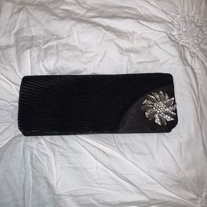 Black clutch